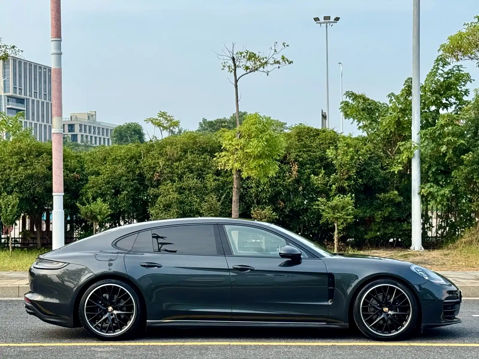 Фото 4 - Porsche Panamera