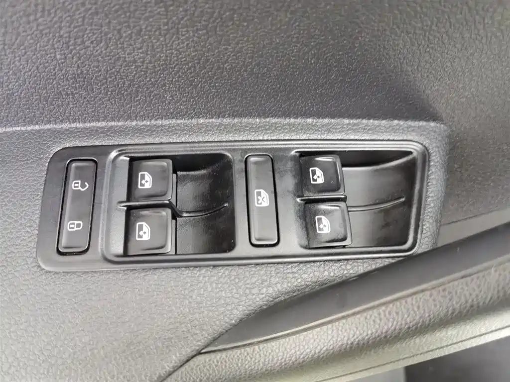 Volkswagen Jetta 2017 1.4L Manual Fashion фото 9