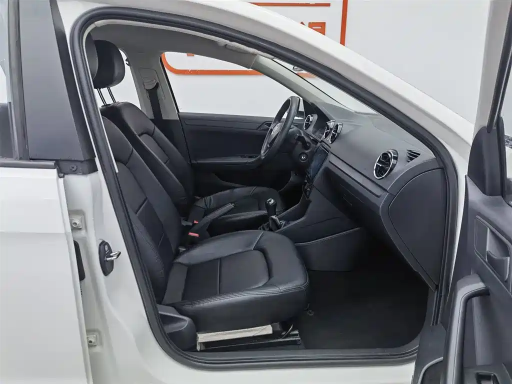 Volkswagen Jetta 2017 1.4L Manual Fashion фото 23