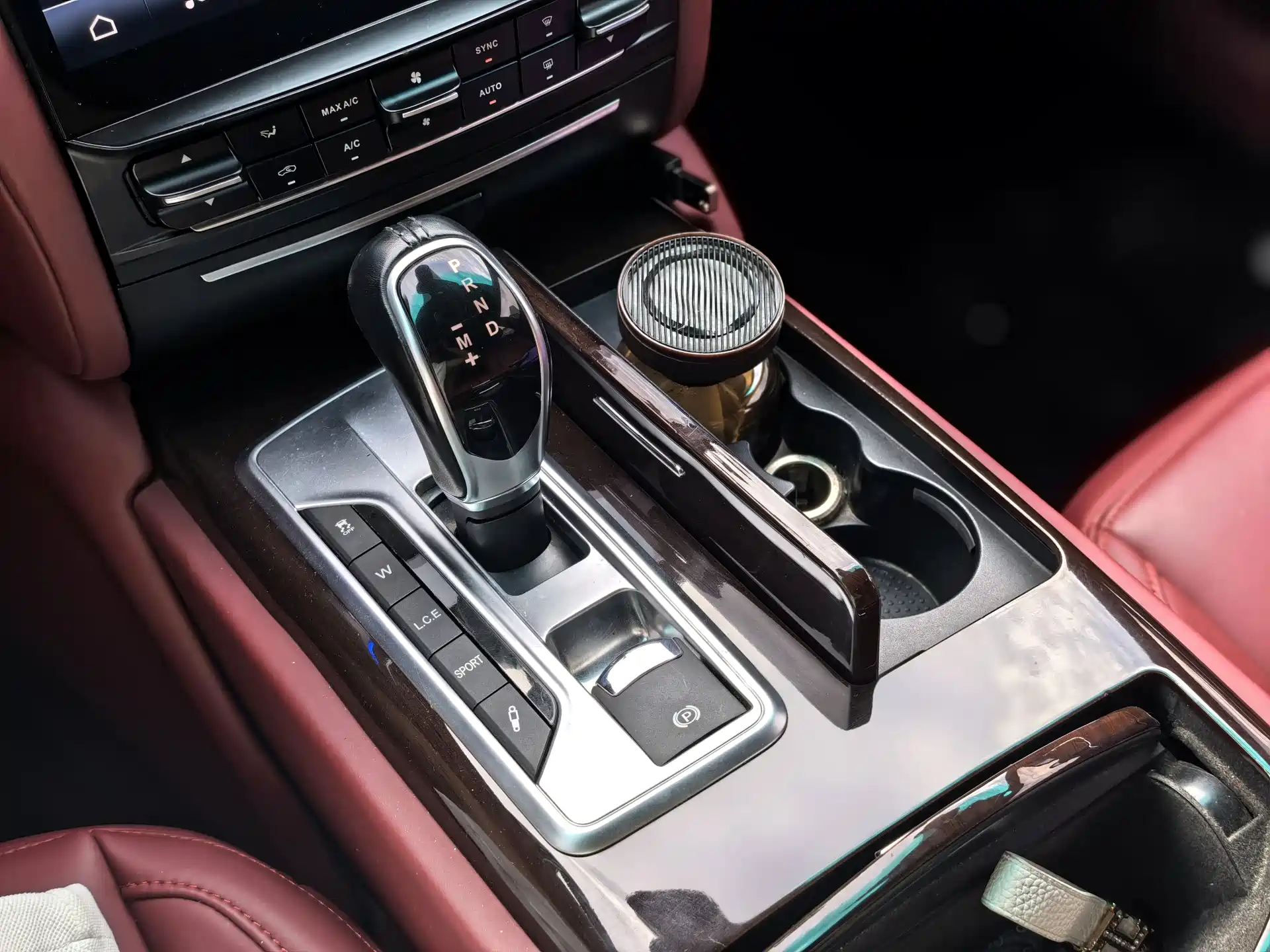 Photo 13 - Maserati Quattroporte