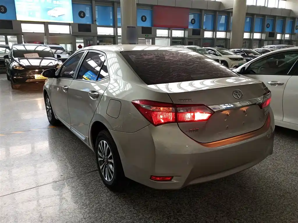 Toyota Corolla 2017 Facelift 1.2T S-CVT GL-i фото 23
