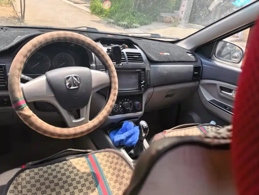 BAIC Weiwang M20 2015 2014 1.5L Utility BJ415A