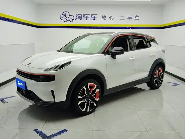 Lynk & Co 06 1.5T, Halo