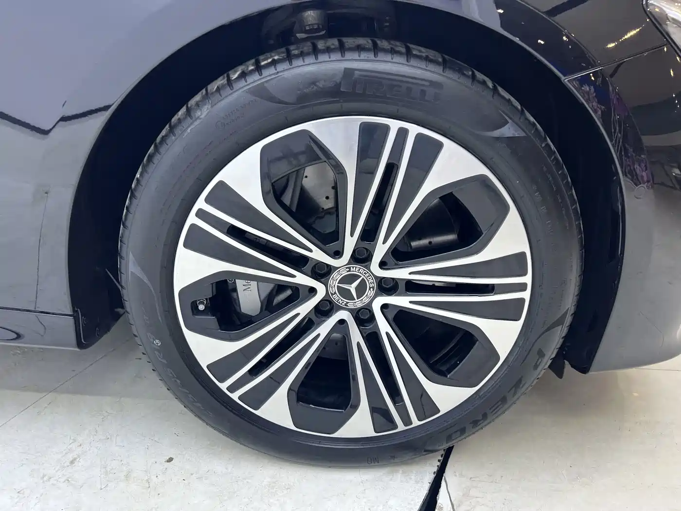 Mercedes-Benz E-Class New Energy 2024 2024 E 350 e L Plug-in Hybrid Sedan