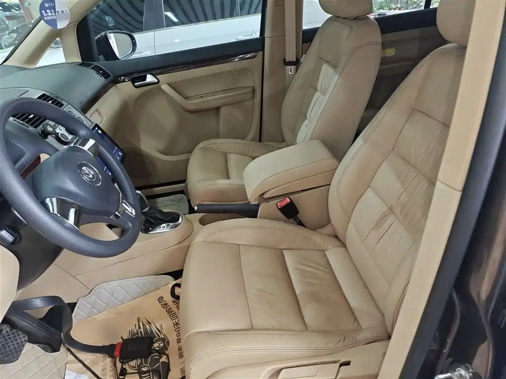 Volkswagen Touran 2013 1.4T DSG Comfort 5-seater фото 15