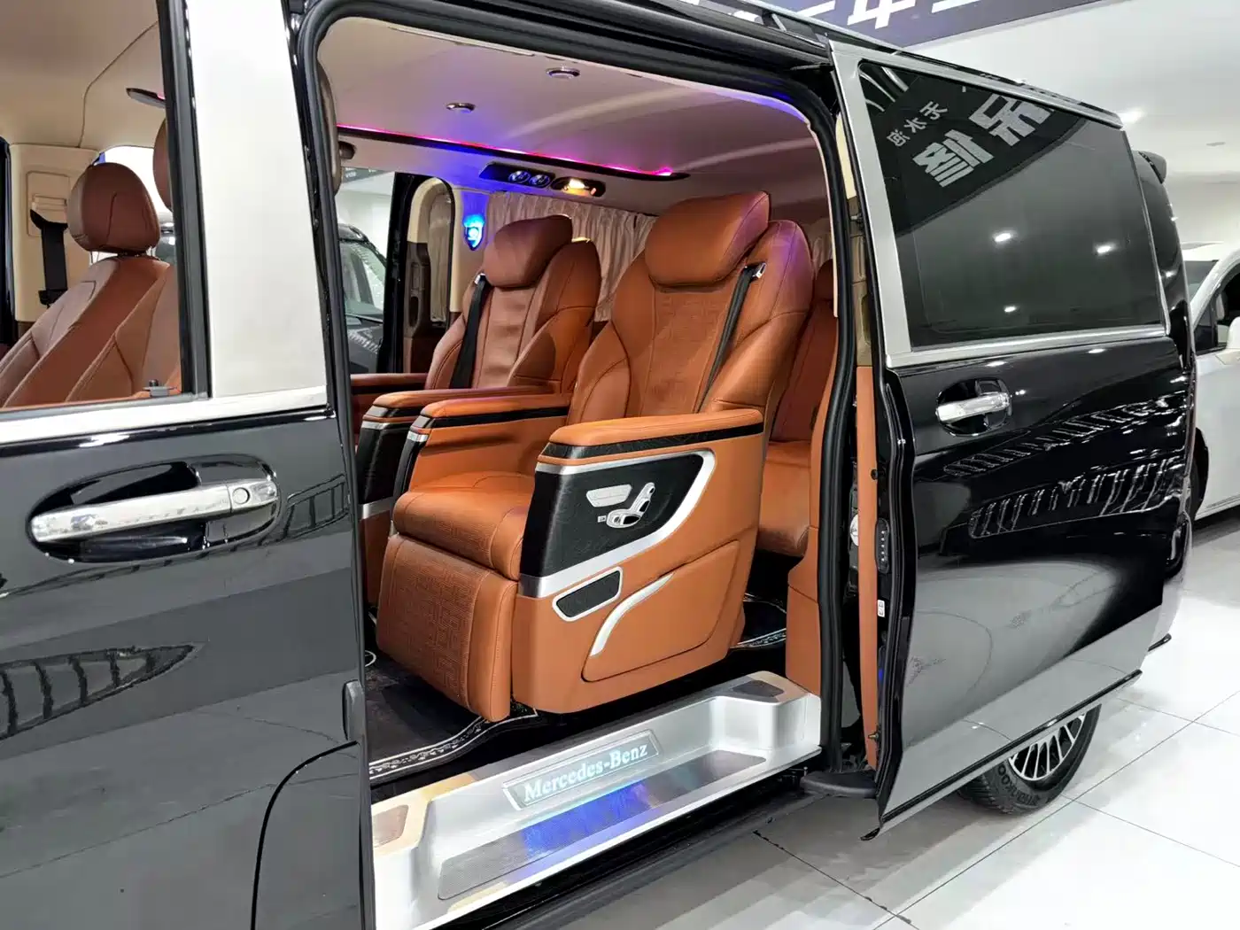 Mercedes-Benz Vito 2021 2.0T Business Edition 7-seater фото 14