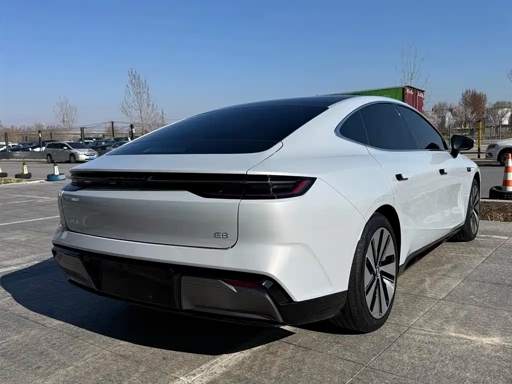 GEELY GALAXY GALAXY E8