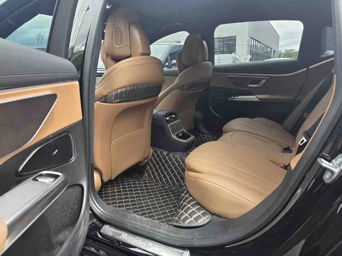 Mercedes-Benz E-Class New Energy 2024 2024 E 350 e L Plug-in Hybrid Sedan