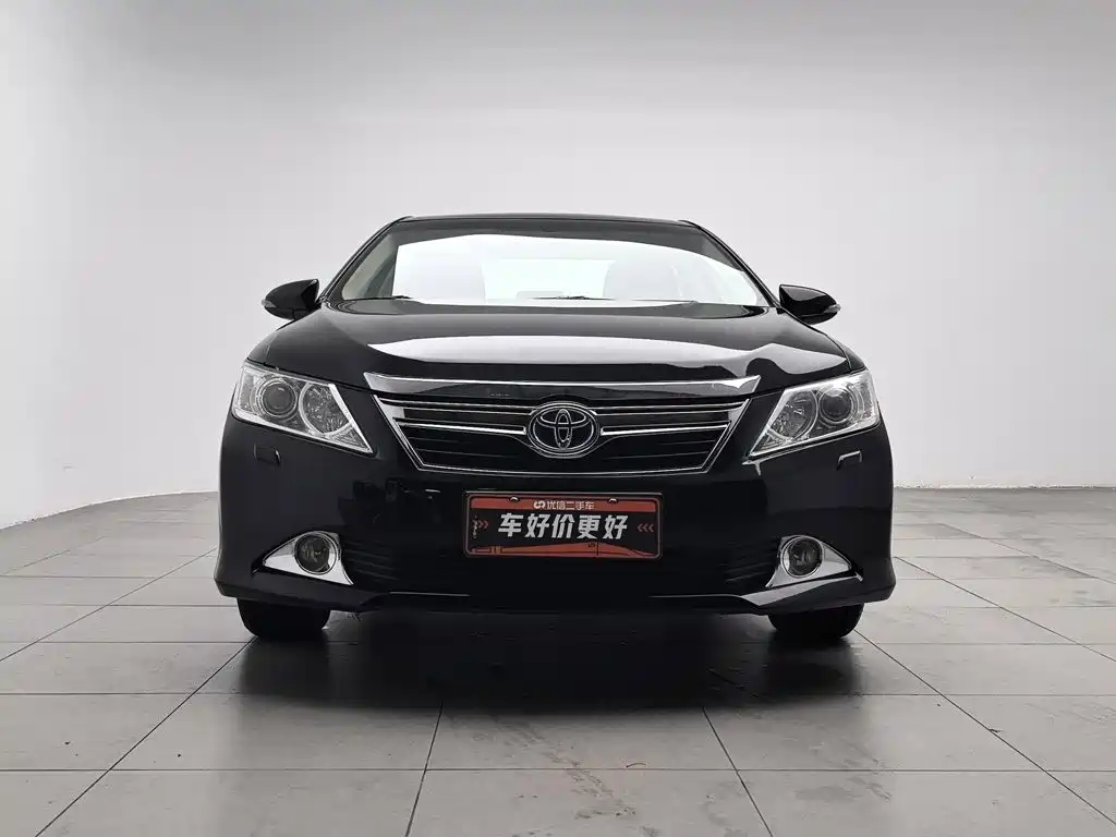 Фото 3 - Toyota Camry