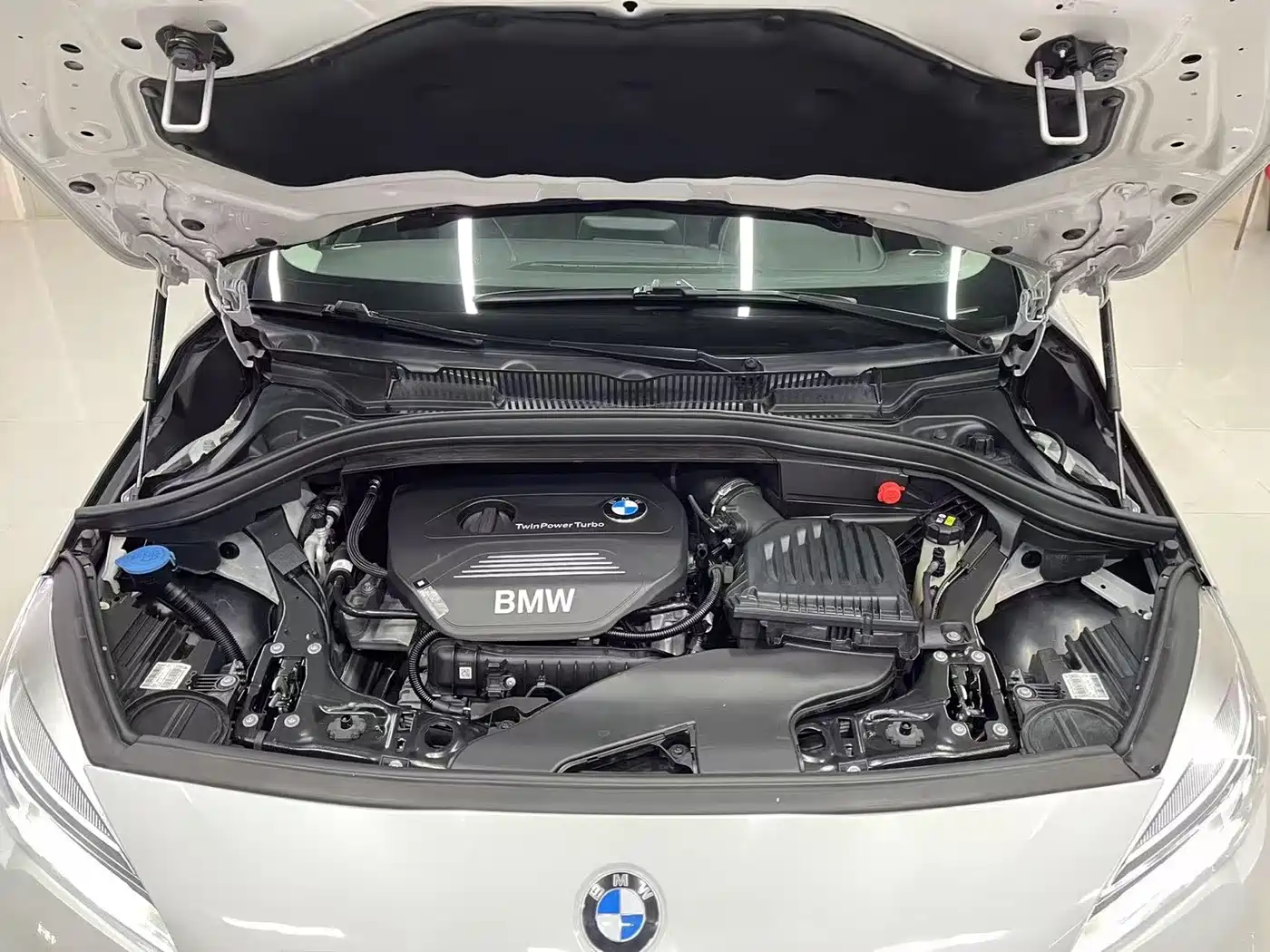 BMW 2 Series Touring 2018 218i Luxury Line фото 15