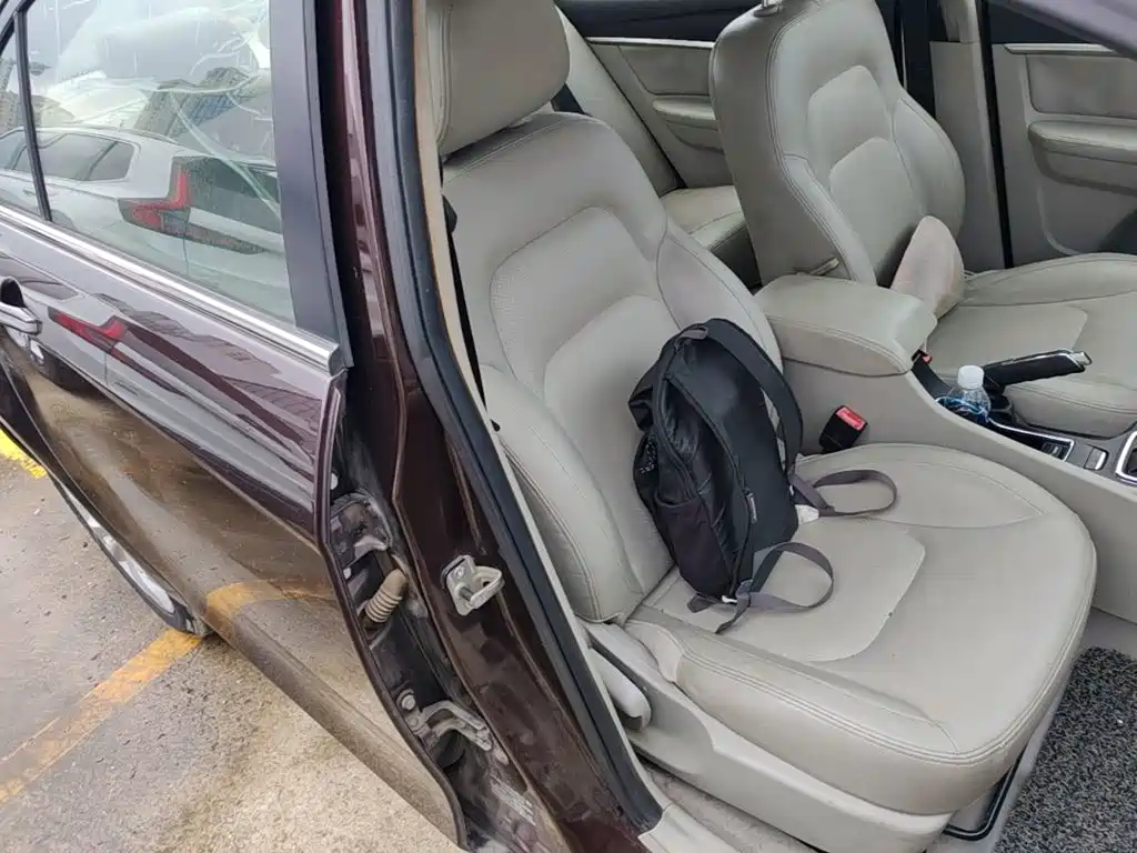 Geely Emgrand 2014 2014 Sedan 1.5L CVT Elite