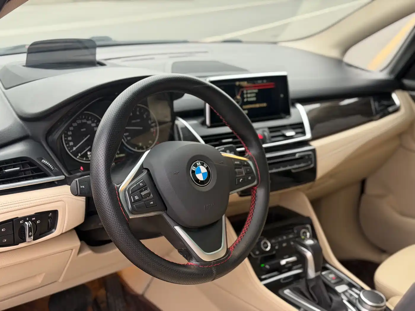 BMW 2 Series Touring 2016 220i Leading Model фото 5