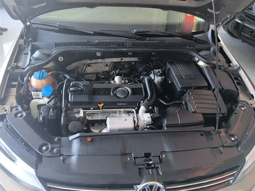 Volkswagen Sagitar 2014 Facelift 1.4TSI Automatic Luxury фото 20