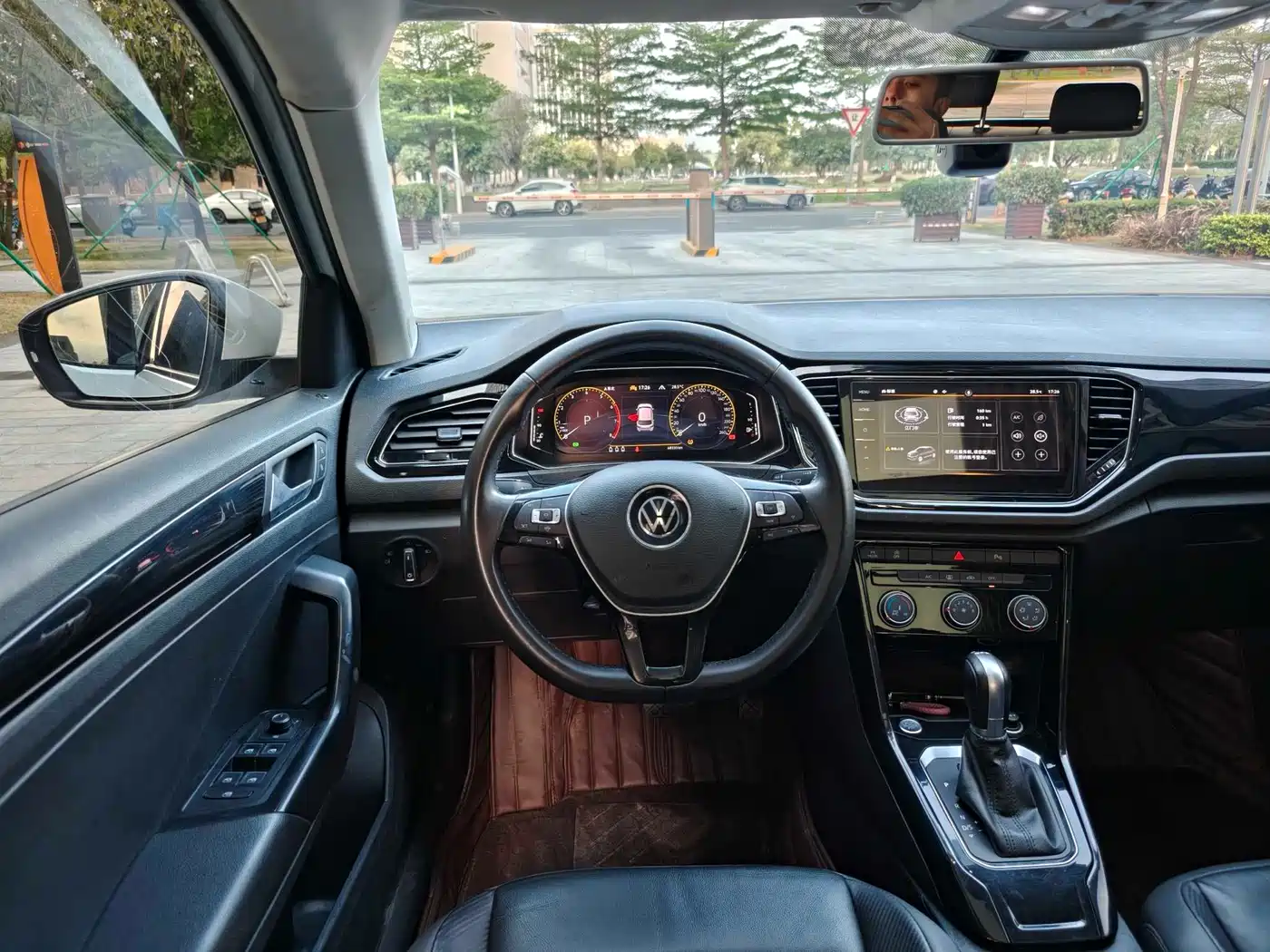 VOLKSWAGEN T ROC EXPLORING SONGS