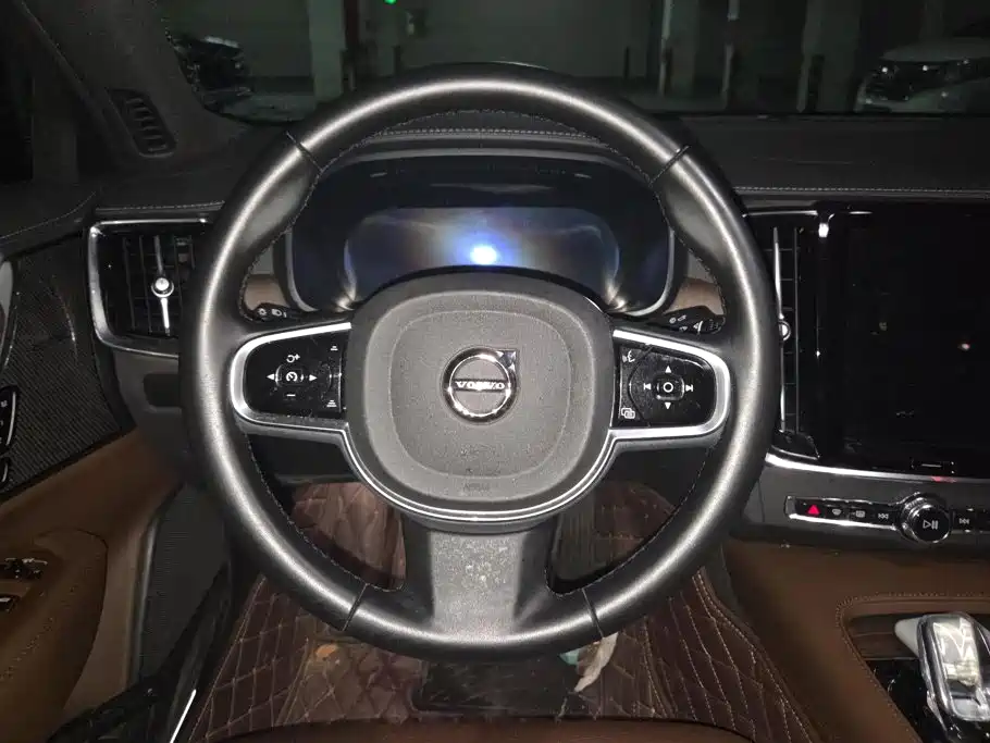 Photo 15 - Volvo S90