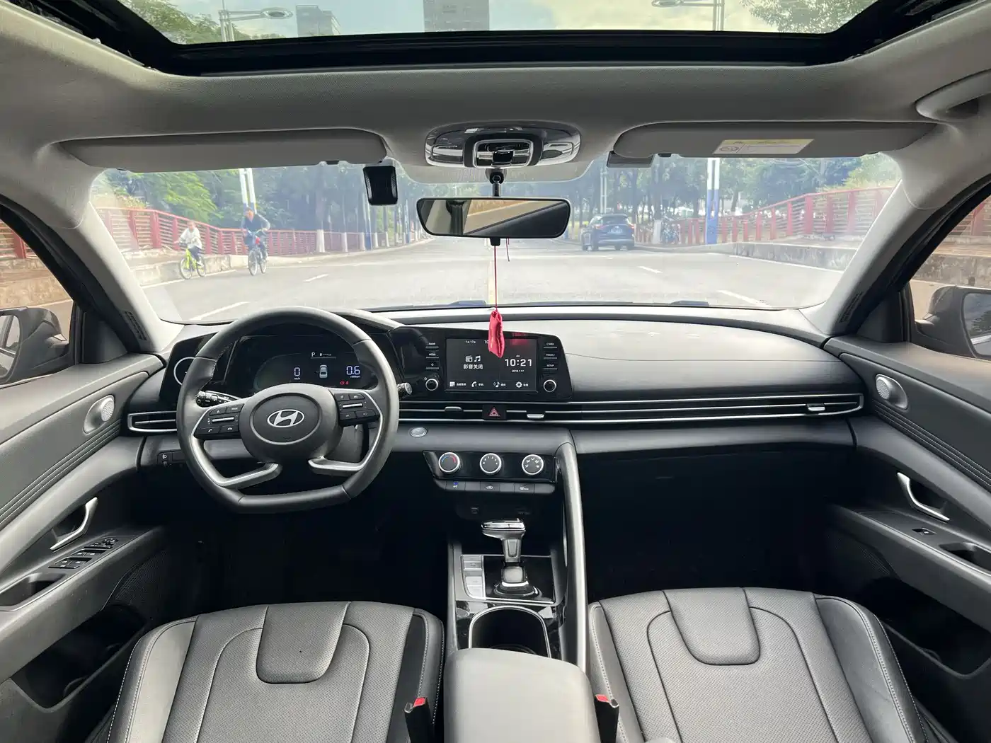 Hyundai Elantra 2023 1.5L CVT GLX Elite Edition фото 11