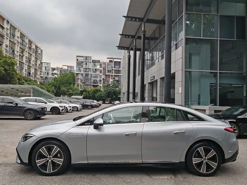 Фото 7 - Mercedes-Benz EQE