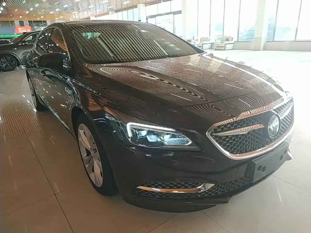 Фото 4 - Buick LaCrosse