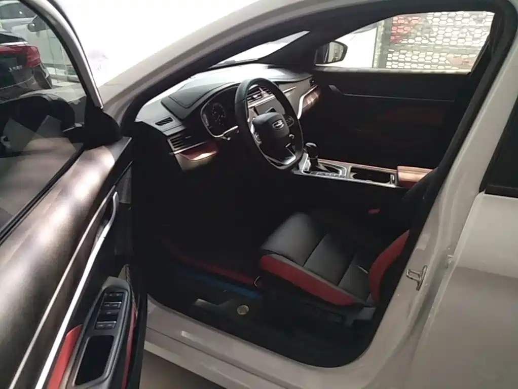 Фото 15 - Geely Binrui