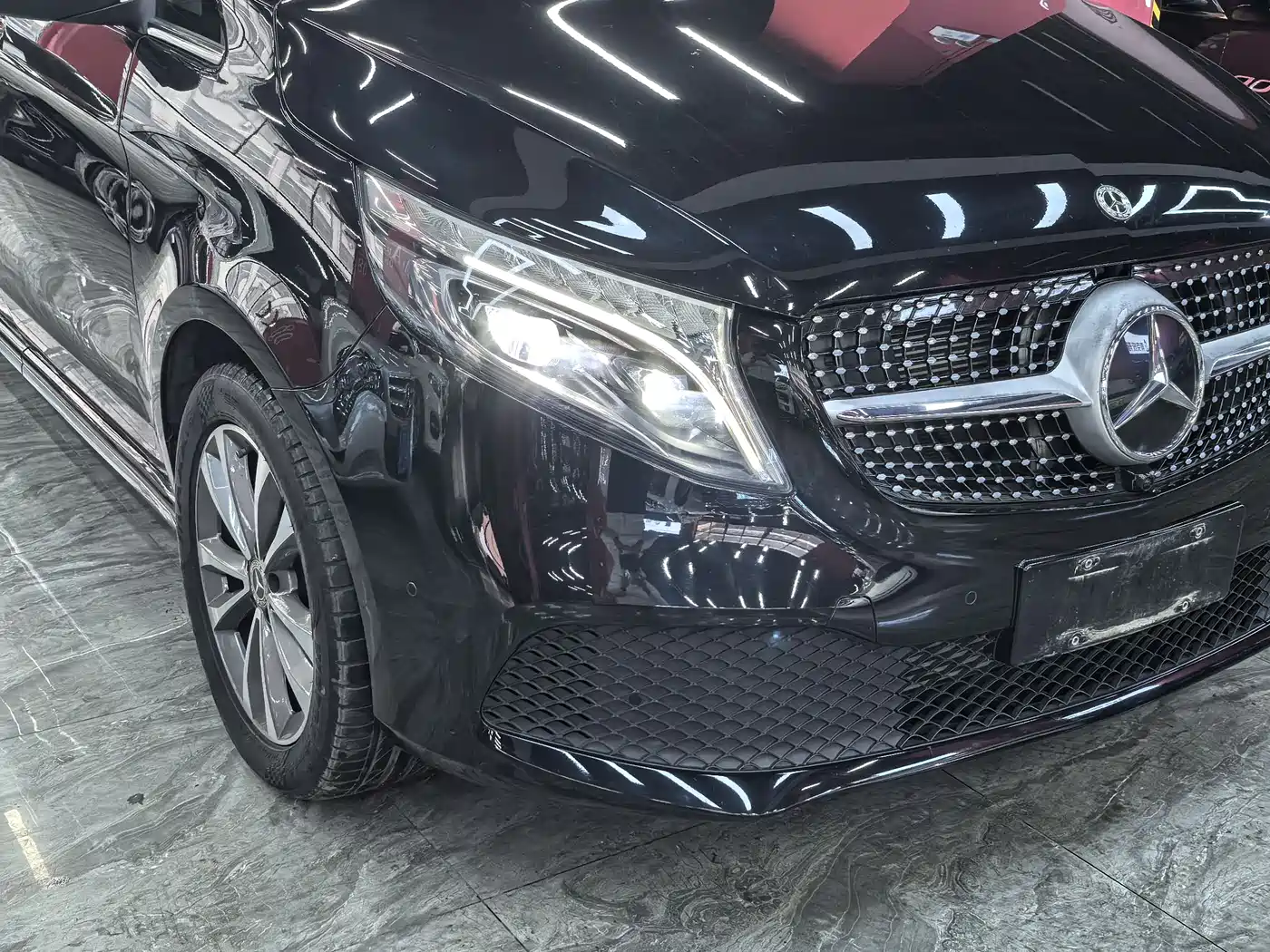 MERCEDES-BENZ V CLASS