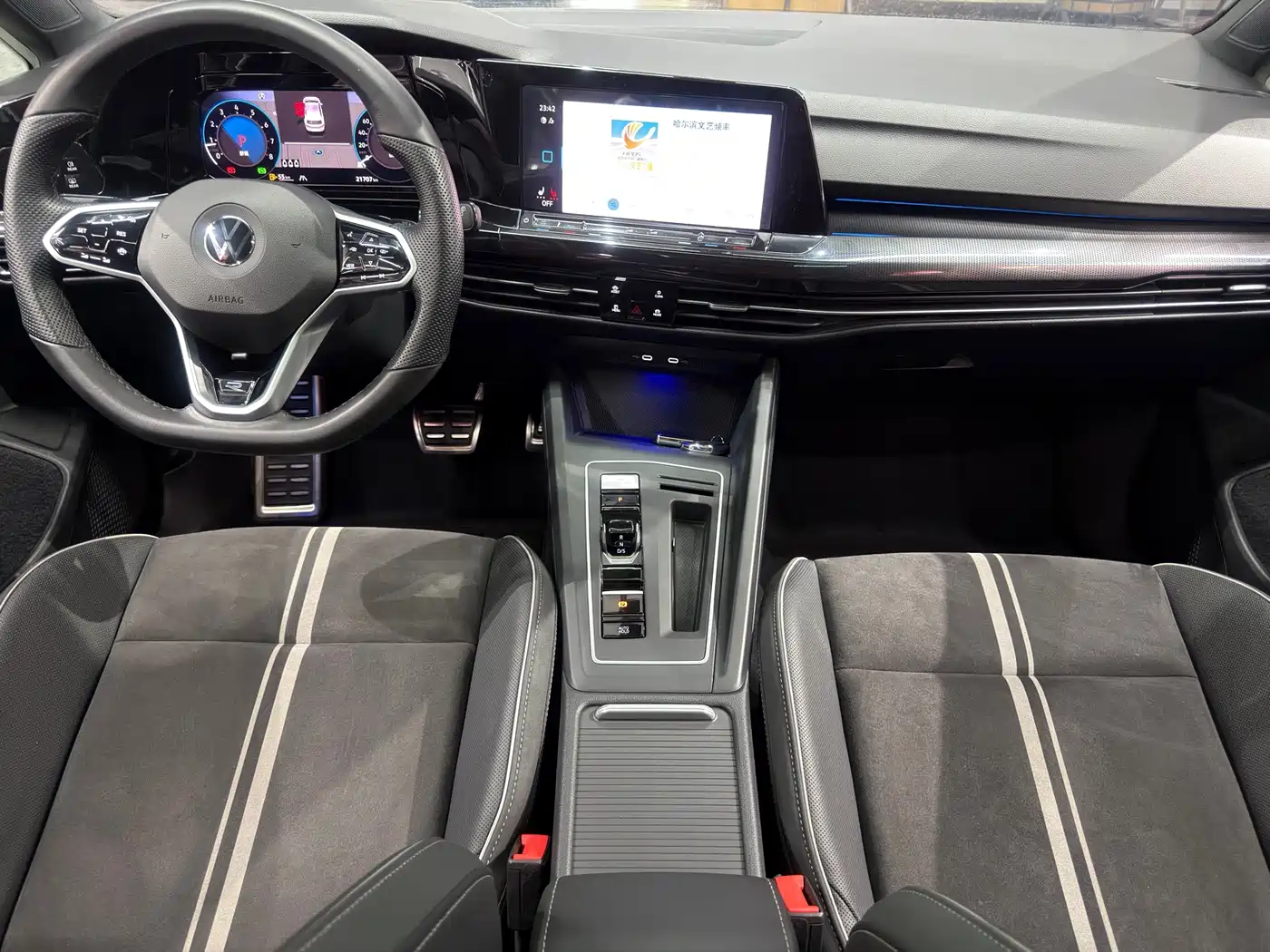  Volkswagen Golf 2023 Facelift 280TSI DSG R-Line Lite 18