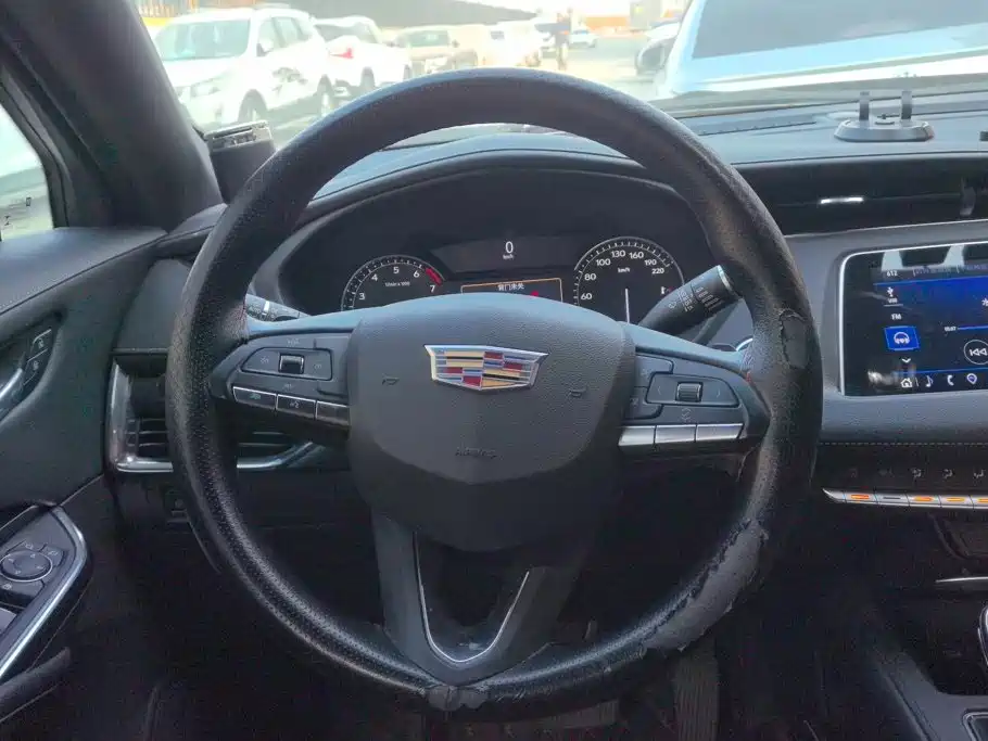 Cadillac XT4 2023 2022 28T FWD Style
