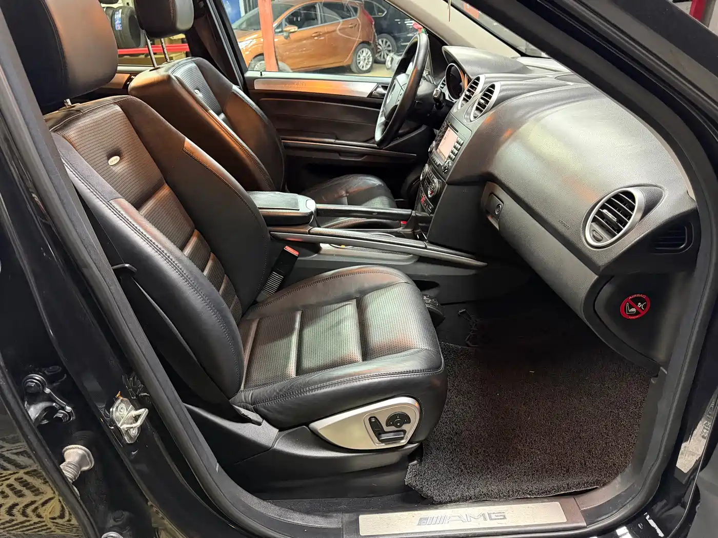 Mercedes-Benz M-Class AMG 2007 AMG ML 63 фото 8