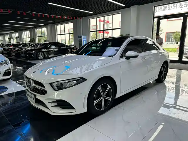 Mercedes-Benz A A 200 L, Спорт-седан Стиль