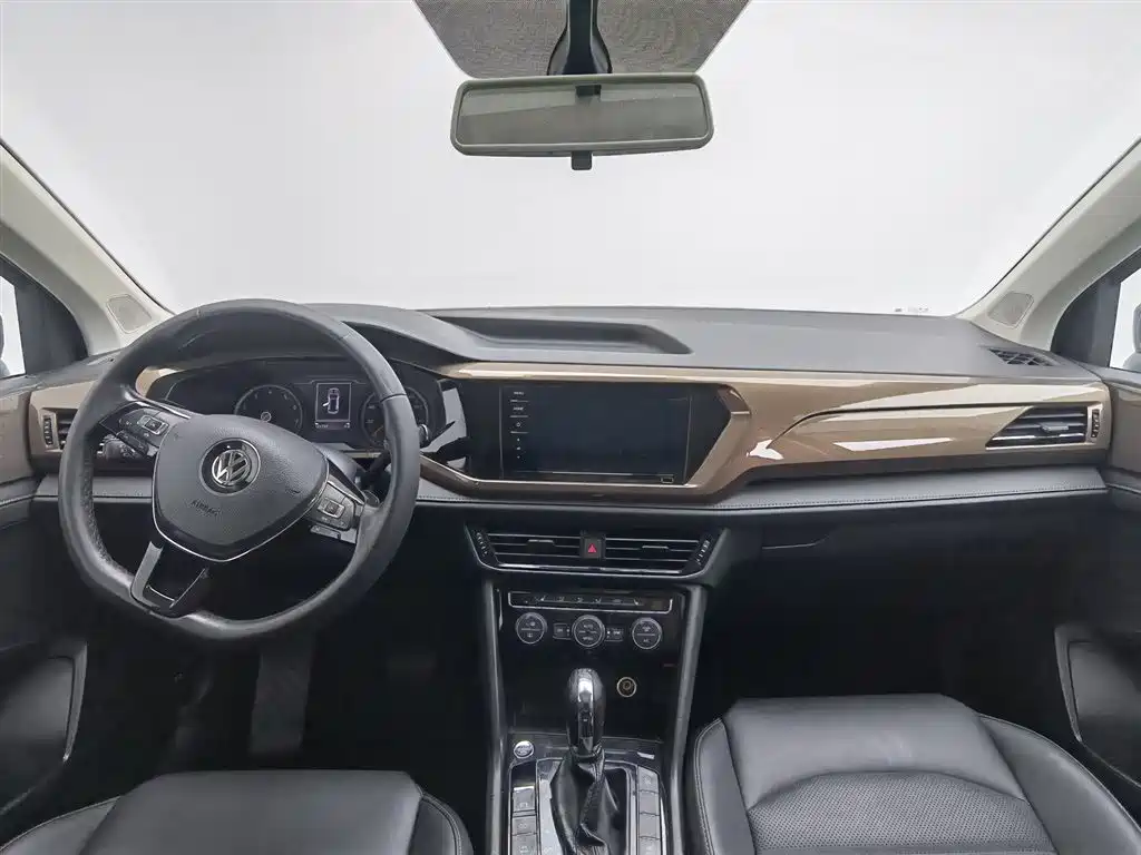Volkswagen Tharu 2020 Facelift 330TSI 4WD Luxury PLUS Edition China VI фото 5
