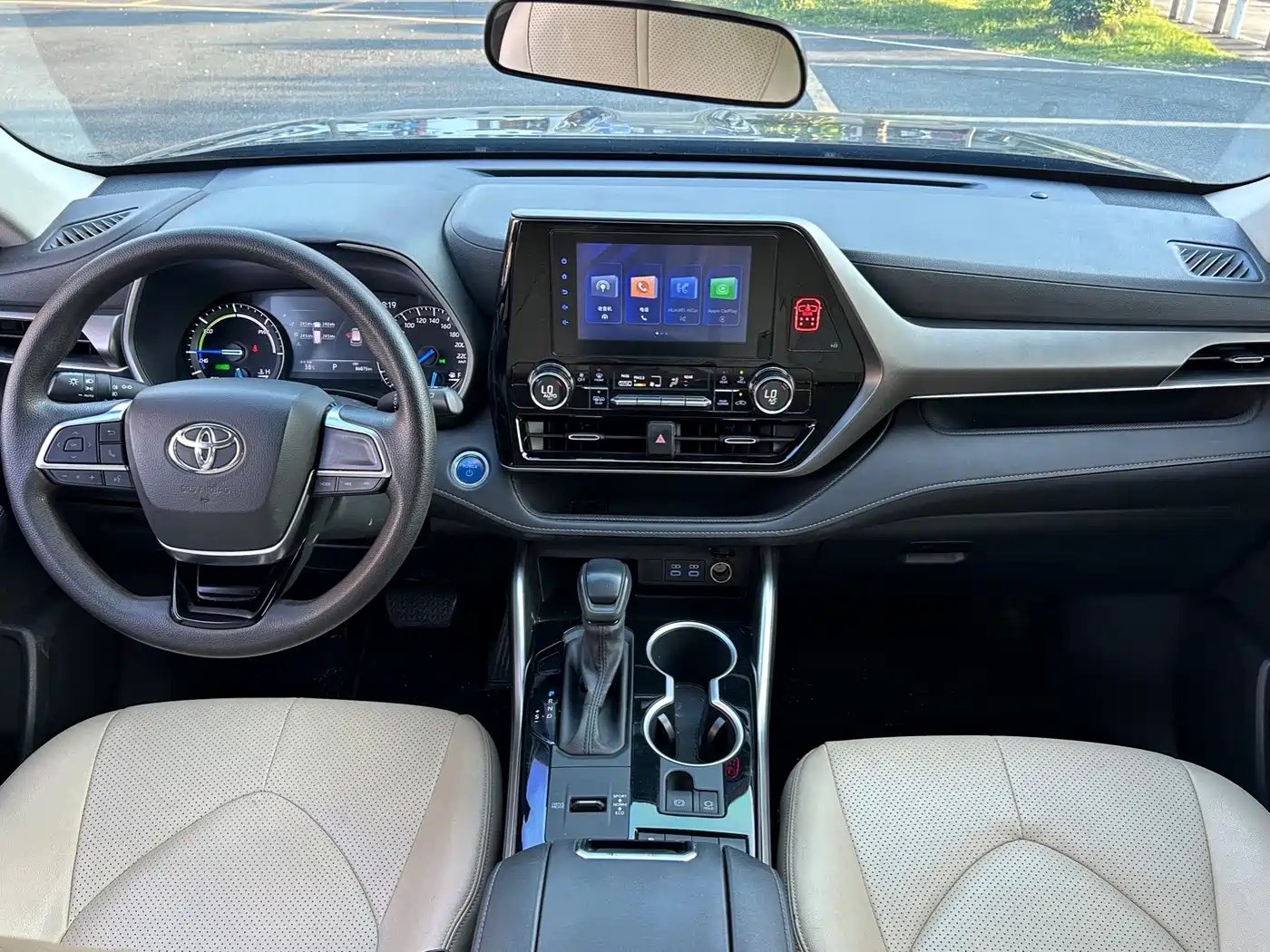 Фото 11 - Toyota Highlander