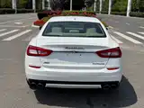 Photo 12 - Maserati Quattroporte