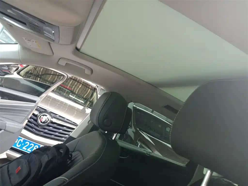 Volkswagen Passat 2022 330TSI Premium Edition фото 18