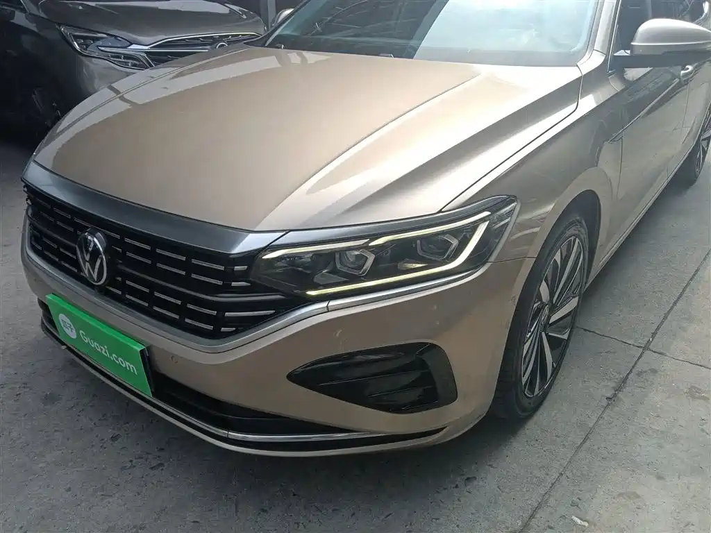 Volkswagen Passat 2022 330TSI Premium Edition фото 24