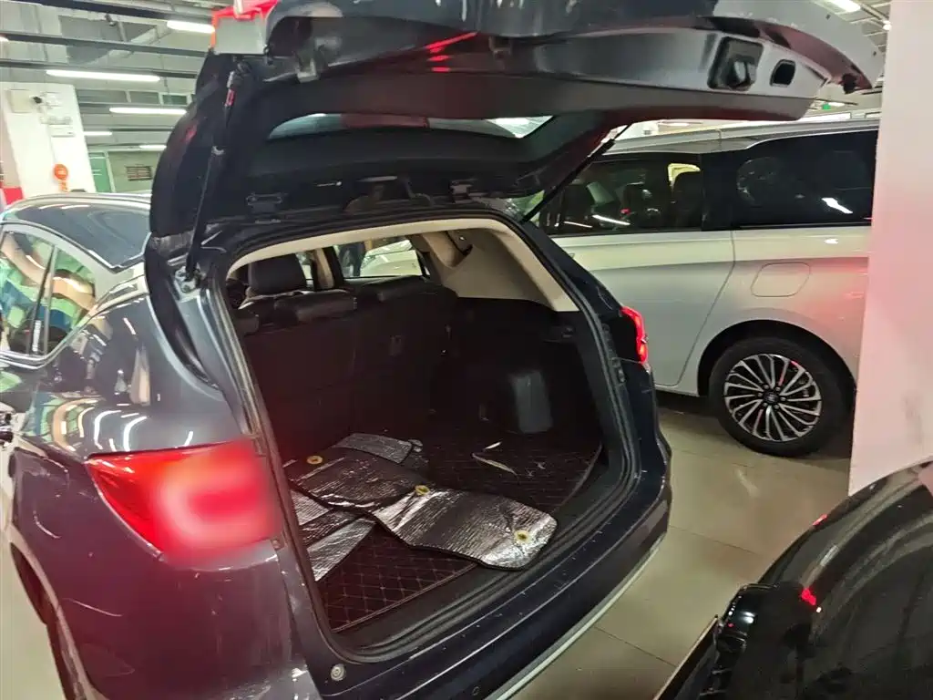 BYD Song 2019 1.5TI Automatic Smart Connection Yueyao Edition фото 15