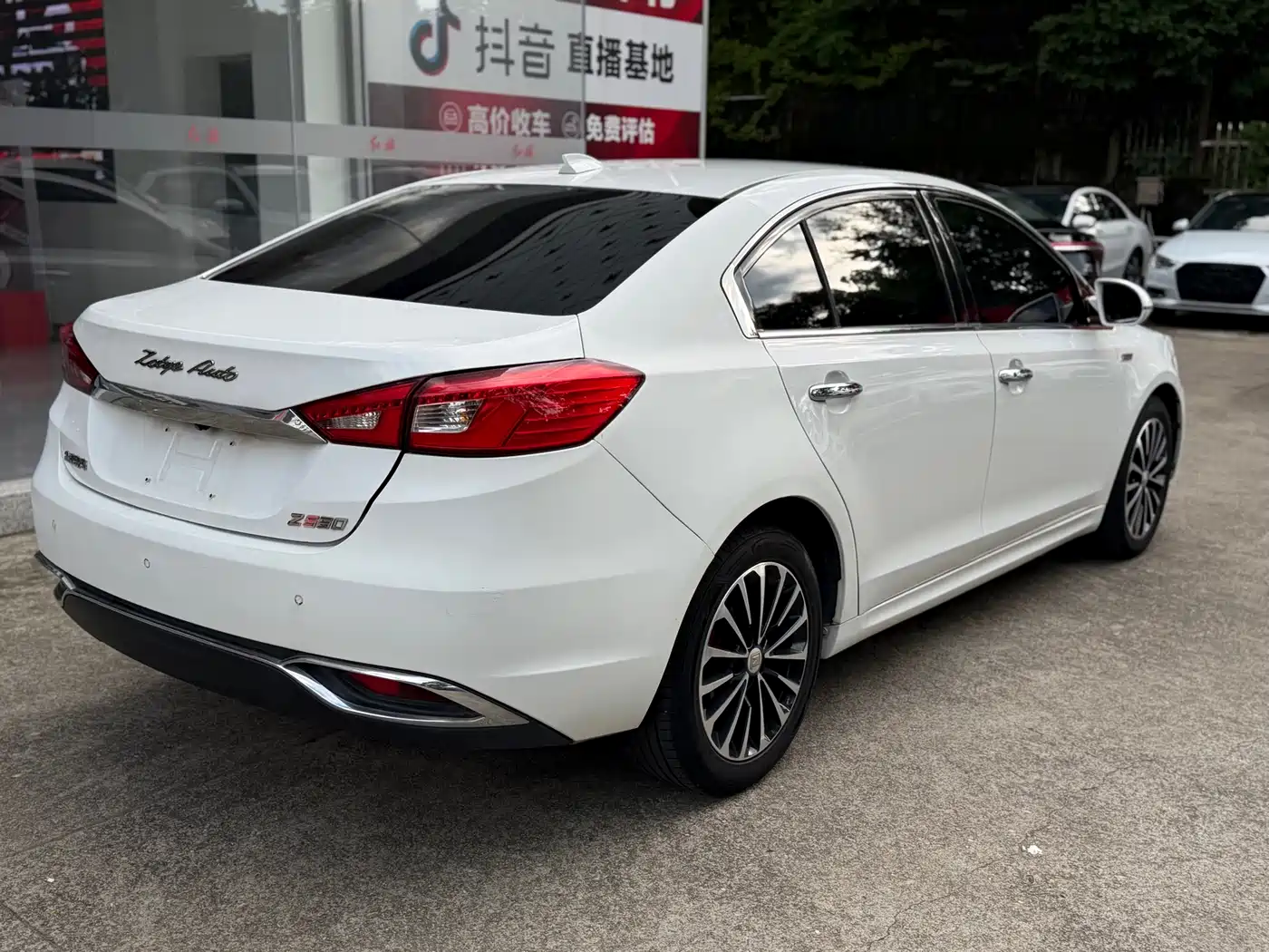 Zotye Z560 2018 2017 1.5T CVT Flagship