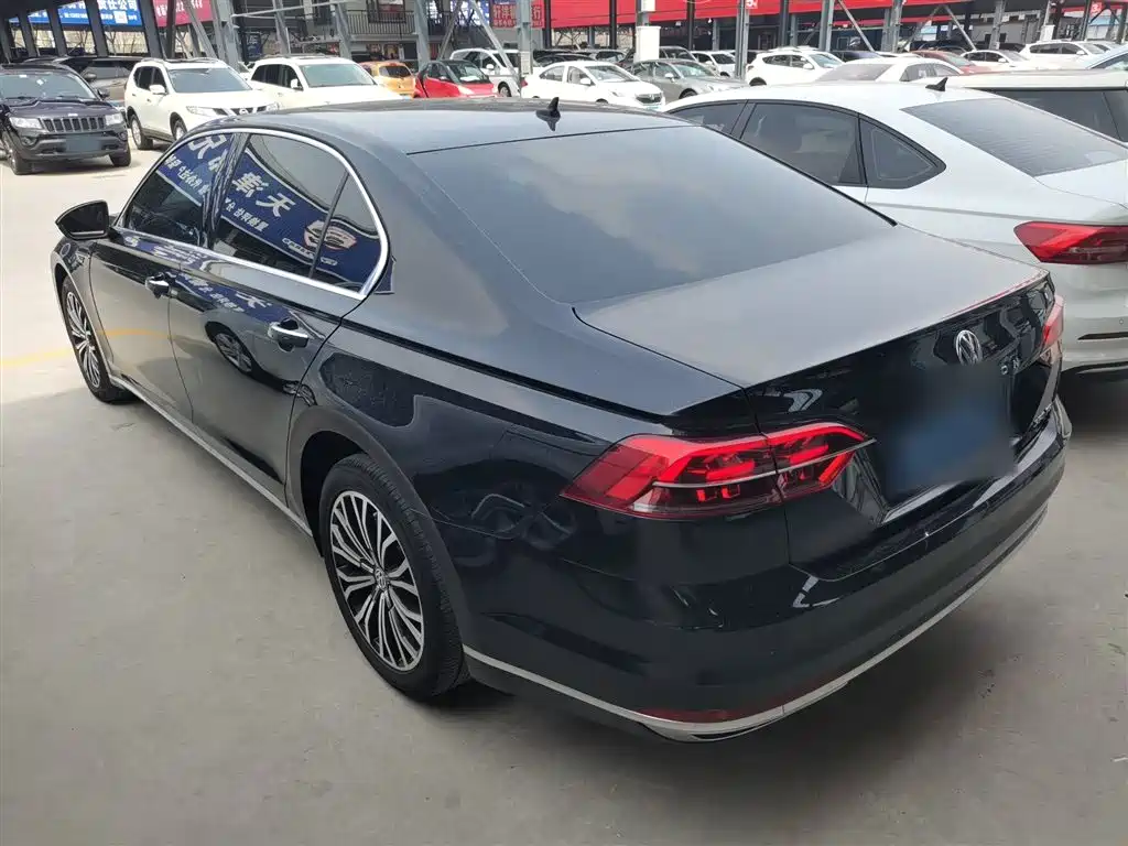 Volkswagen Phideon 2018 Facelift 380TSI FWD Business фото 5