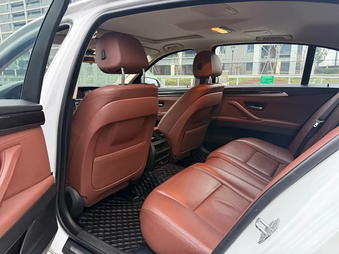 BMW 5 Series 2017 525Li Leading Edition фото 10