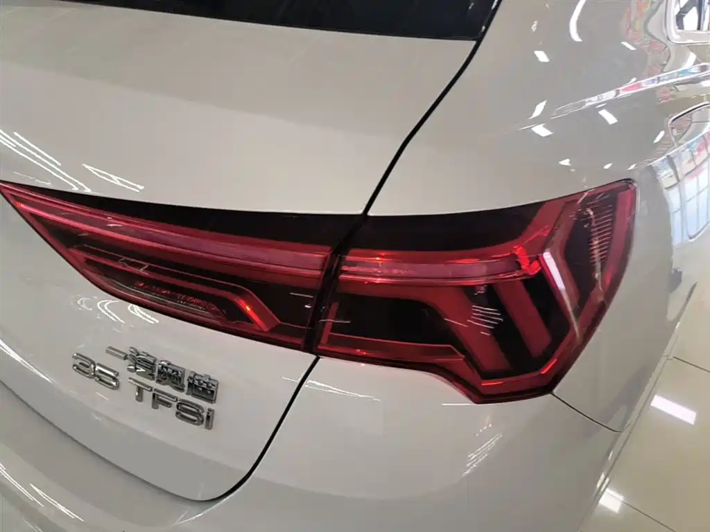 Audi Q3 2024 35 TFSI Fashion Sport фото 8