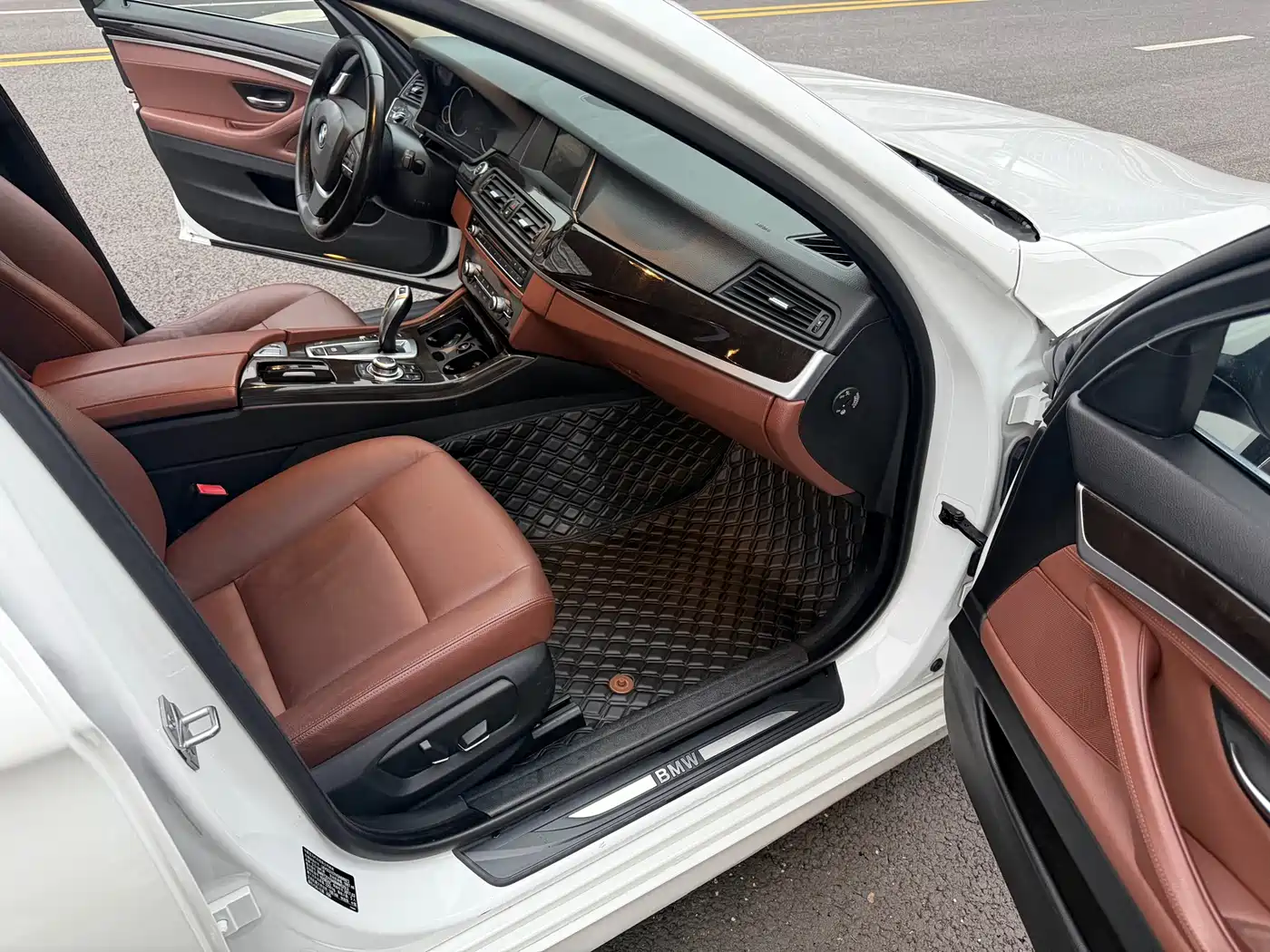 BMW 5 Series 2017 525Li Leading Edition фото 14