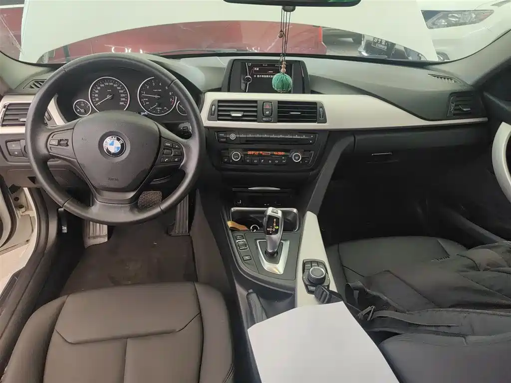 BMW 3 Series 2014 320Li Fashion фото 10