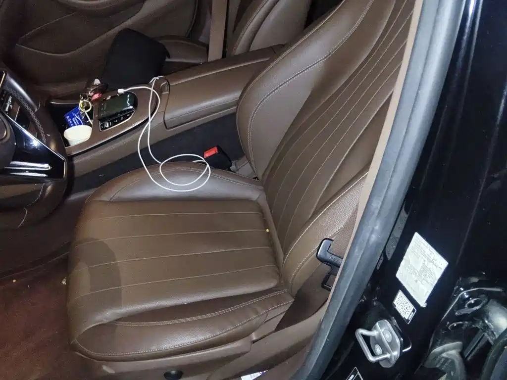 Фото 8 - Mercedes-Benz E-Class