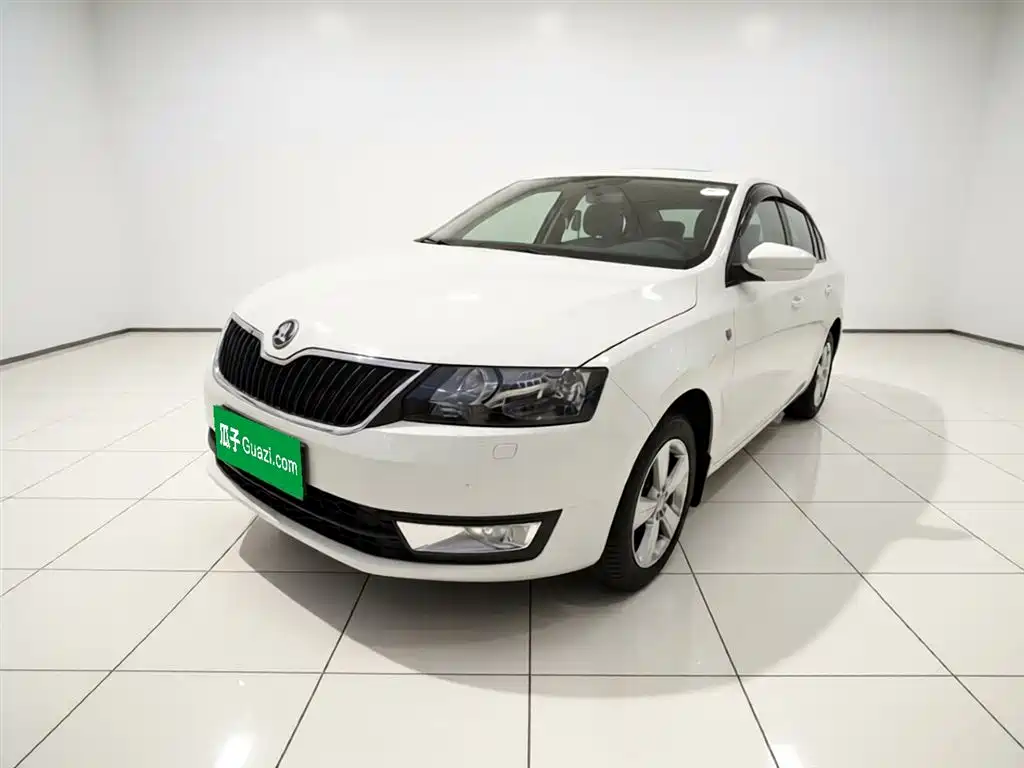 Škoda Skoda Rapid Spaceback 2014 1.6L Automatic Joy Edition