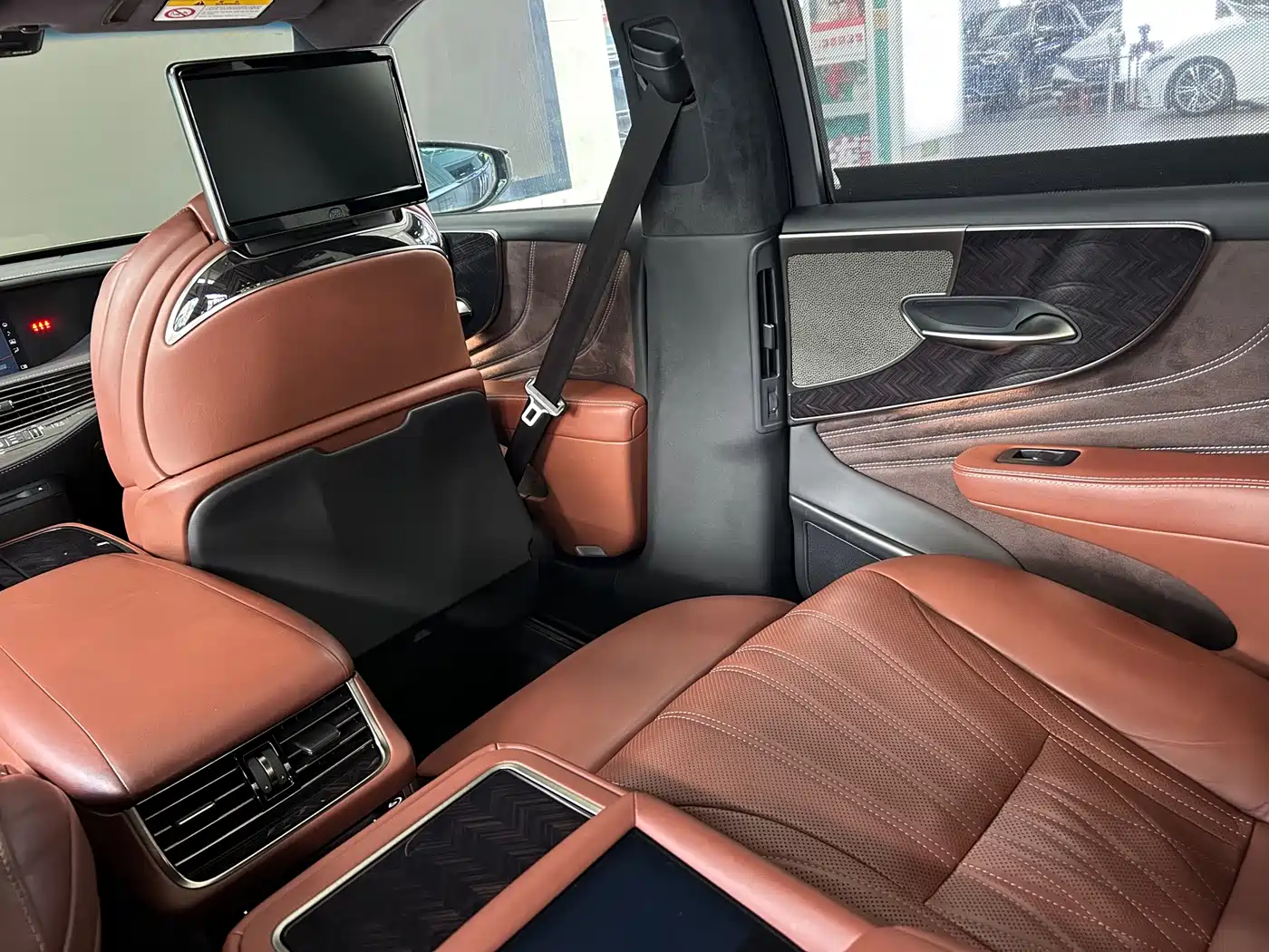 LEXUS LS