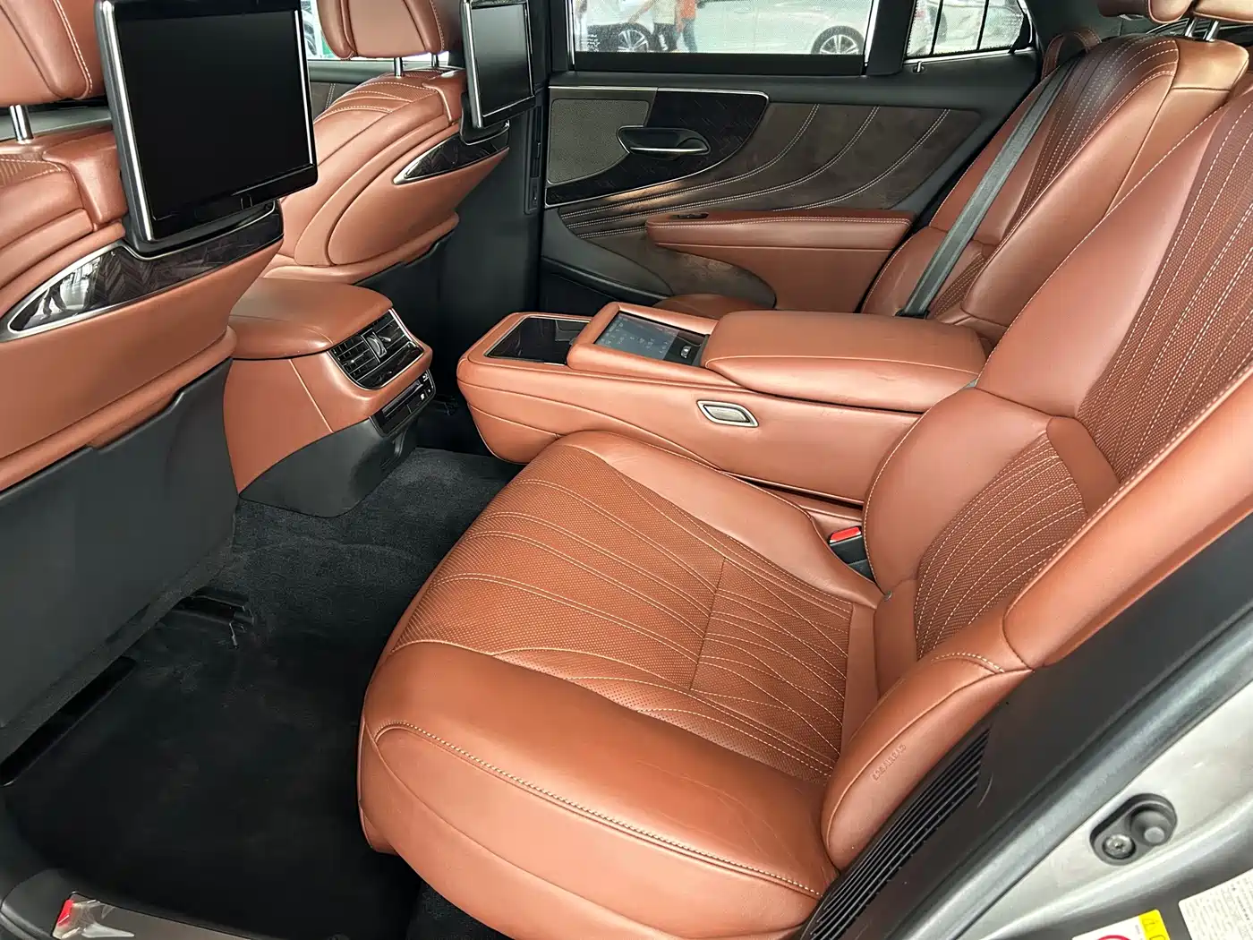 LEXUS LS