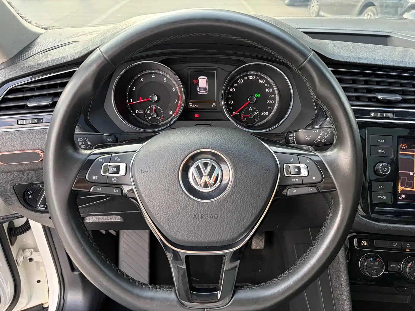 Volkswagen Tiguan L 2019 330TSI Automatic 2WD Panorama Comfort Edition China VI фото 15