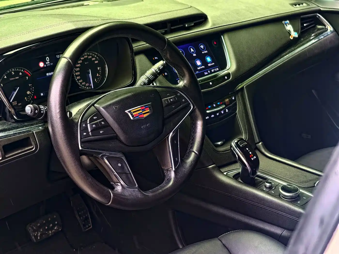 Photo 4 - Cadillac XT5