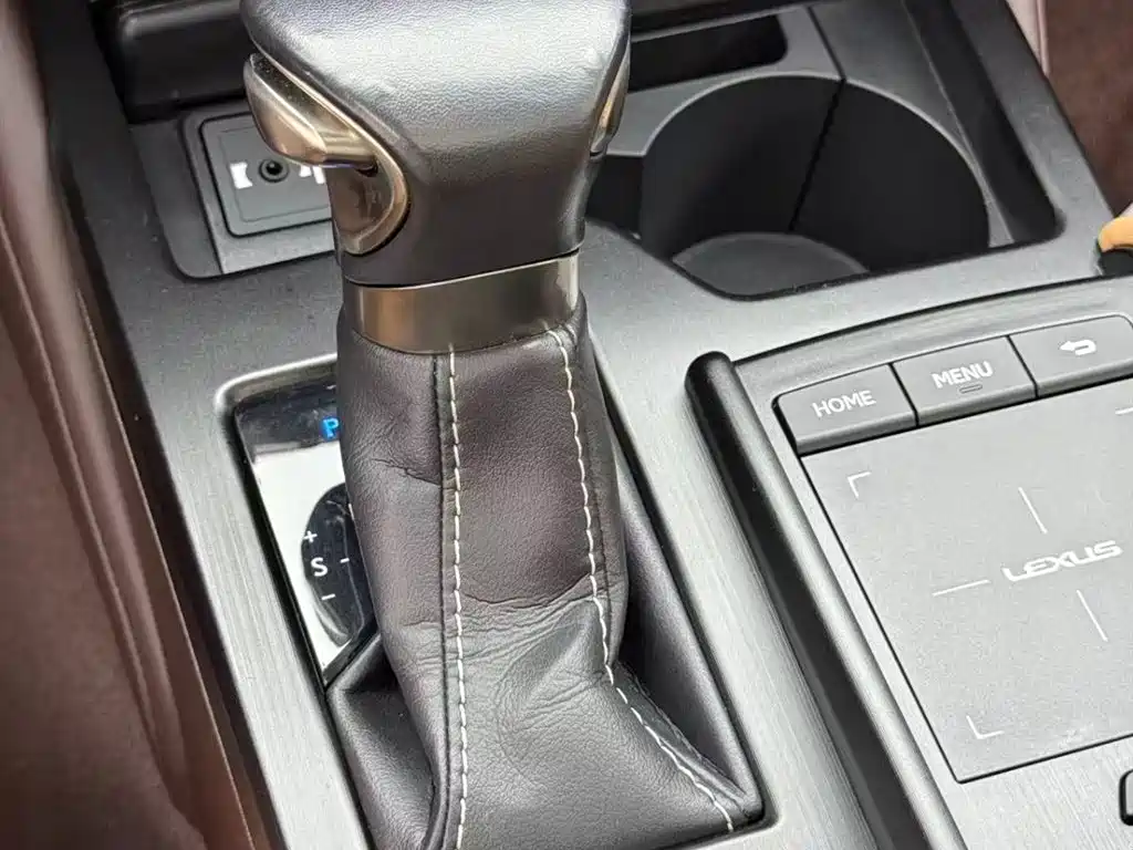 Lexus ES 2018 300h Excellence Edition China V фото 7