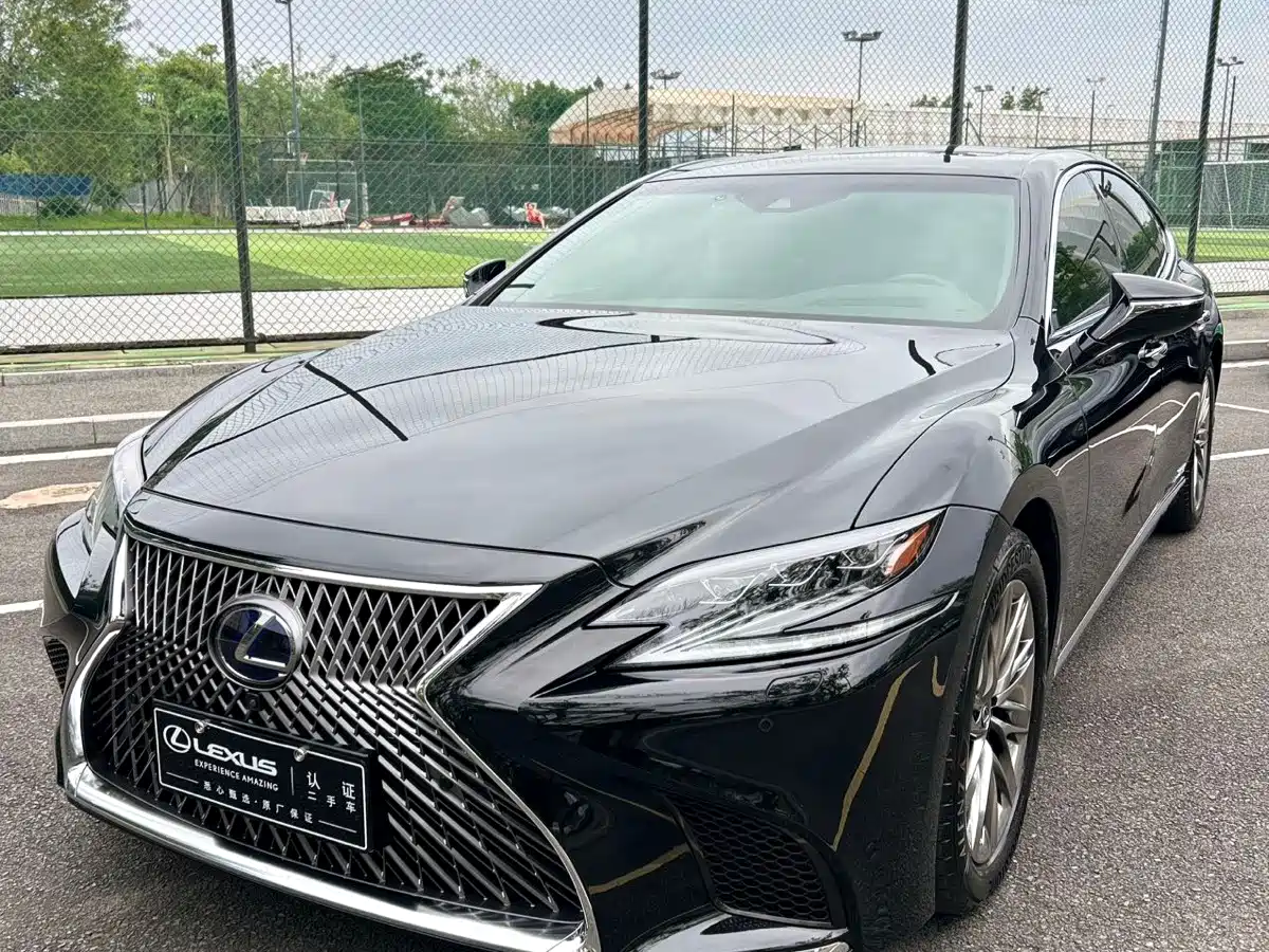 Lexus LS