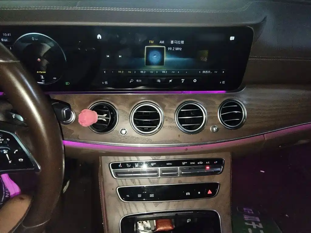 Фото 6 - Mercedes-Benz E-Class