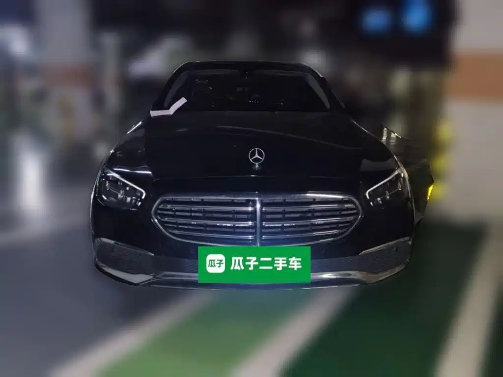 Фото 23 - Mercedes-Benz E-Class